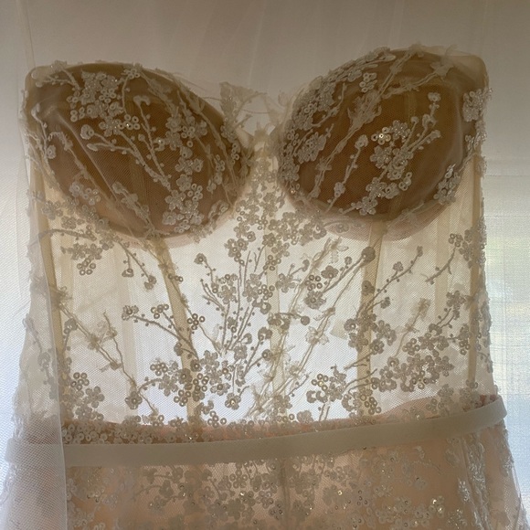 Mira Zwillinger Bridal Gown Corset Floral Detail with Sequin Tule Bow Size 4 - Picture 5 of 16